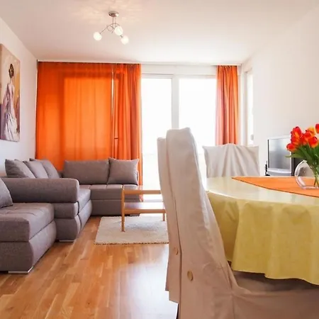 Apartment Mastarip - #73650 Makarska