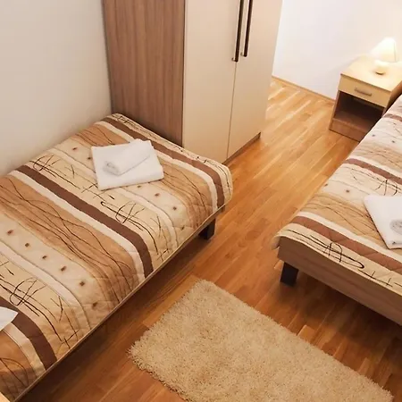 Apartment Mastarip - #73650 Makarska